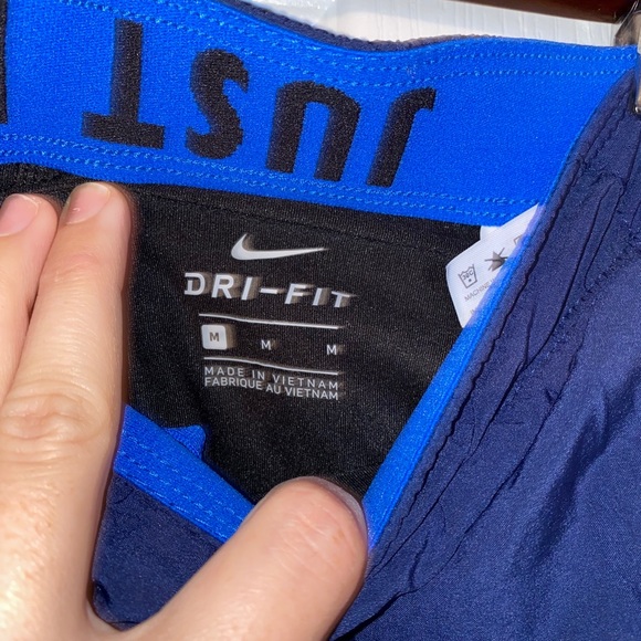 Nike Running Shorts - Picture 3 of 4